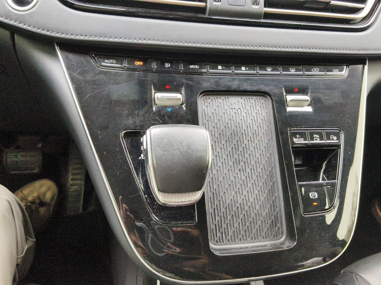 Hongqi HQ9 PHEV 2024 2.0T Four-Wheel Drive Luxury Edition — снимка 14