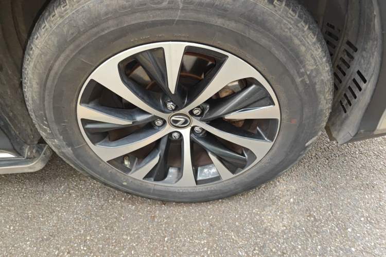 Used Lexus RX 2020 Revised Version 300 Two-Wheel Drive Comfort Edition Right Front Wheel Hub