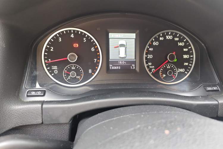 Used Volkswagen Tiguan 2012 2.0 TSI Comfort Edition Odometer Close Up