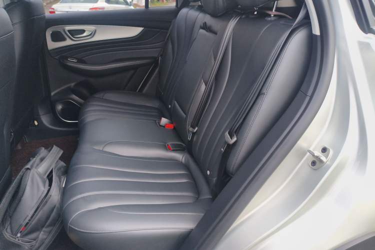Used Roewe RX5 MAX 2019 400TGI Automatic 4G Connect Luxury Edition Left Rear Seat