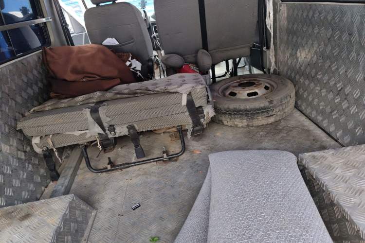 Used Iveco Daily 2017 2.5T A35 Low-Roof 5-7 Seater Passenger Van 47Z5
