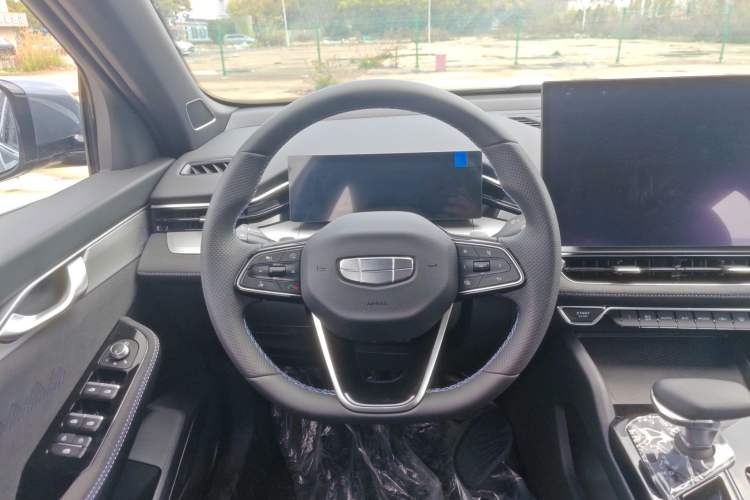 Used Geely Auto Preface 2025 Dongfang Yao 2.0TD Jin Chao Edition Steering Wheel