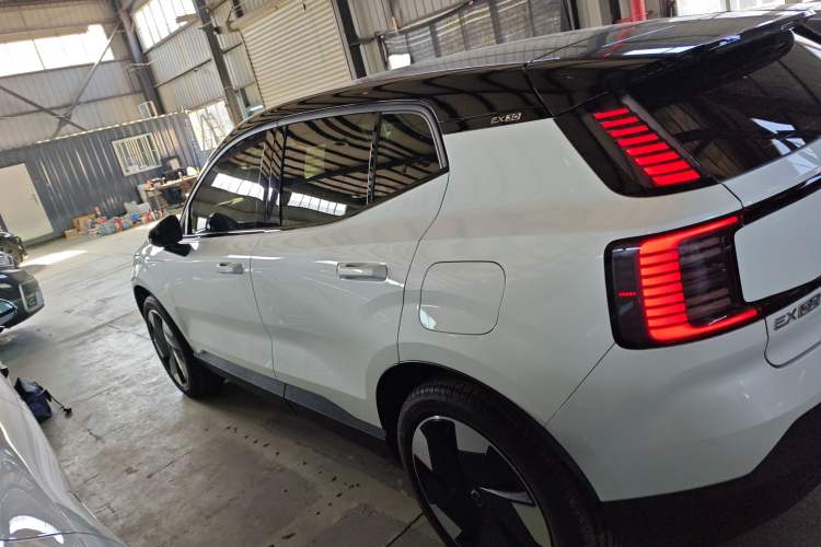 Used Volvo EX30 2025 Rear-Drive Long-Range Plus Model