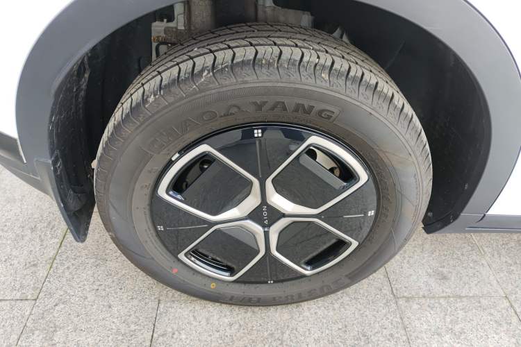 Used AION UT 2025 330 Starlight Edition Right Rear Wheel Hub