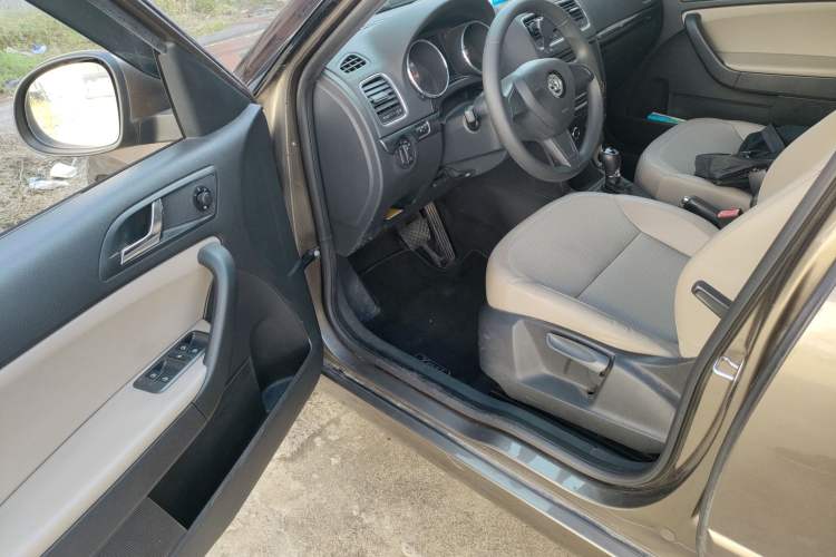 Used Skoda Yeti 2014 1.4TSI DSG Vibrant Edition Driver Seat