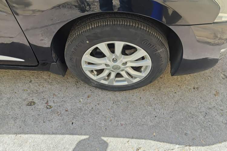 Used Nissan Teana 2013 2.0L XL Comfort Edition Right Front Wheel Hub