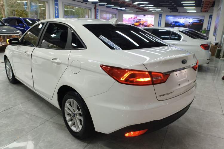 Used Ford Escort 2019 Revised 1.5L Automatic ZhiXiang Version (Tire Pressure Monitoring) China VI Standard