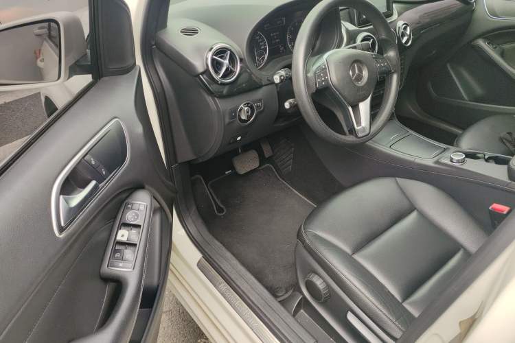 Used Mercedes-Benz B-Class 2012 B 180 base model (imported) Driver Seat