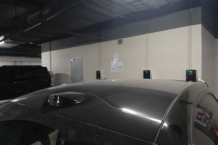 Used Zeekr 001 2025 WE Edition 95 kWh All-Wheel Drive Roof