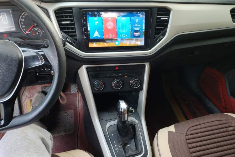 Used Volkswagen T-ROC 2018 230TSI DSG Two-Wheel Drive Fashion Edition China V Standard