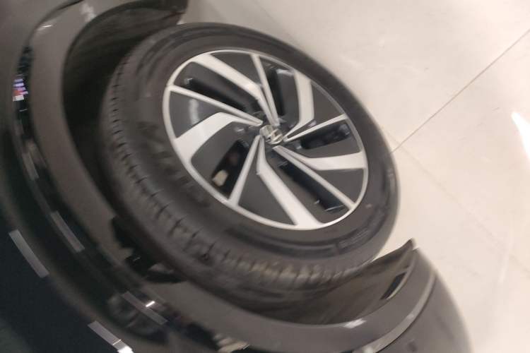 Used Volkswagen Viloran 2022 380TSI Luxury Edition Left Front Wheel Hub