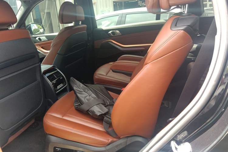 Used BMW X7 2020 xDrive40i Luxury M Sport Package
