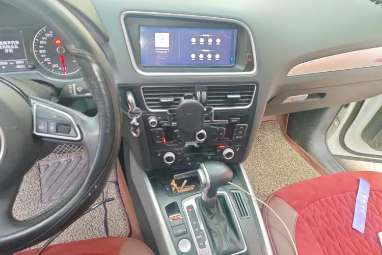 Used Audi Q5 2017 Plus 40 TFSI Technology Model Audio And AC Panel