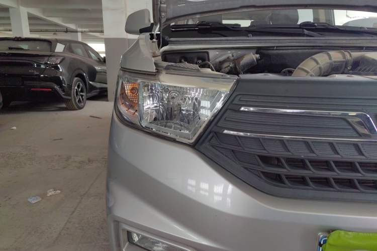 Used Wuling Hongguang V 2019 1.5L Enjoyment Version China VI LAR