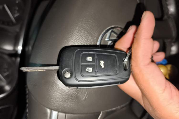 Used Buick GL8 2011 2.4L LT Luxury Business Executive Edition Vehicle Key