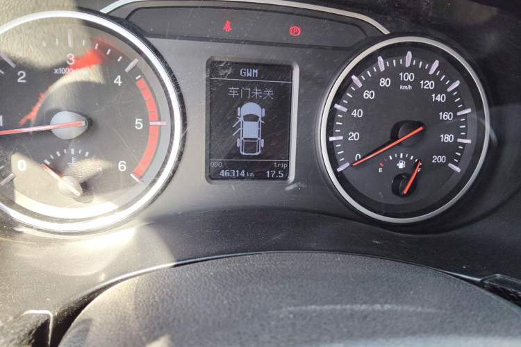 Used Great Wall Wingle 5 2017 2.0T European-spec Diesel Two-Wheel-Drive Entry-Level Big Double-Cab GW4D20D Odometer Close Up