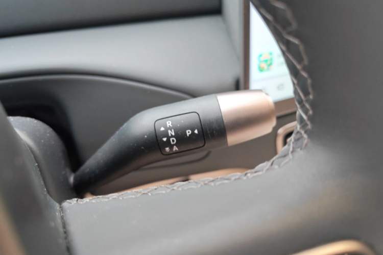 Used Li Auto MEGA 2025 Home Family Special Edition
