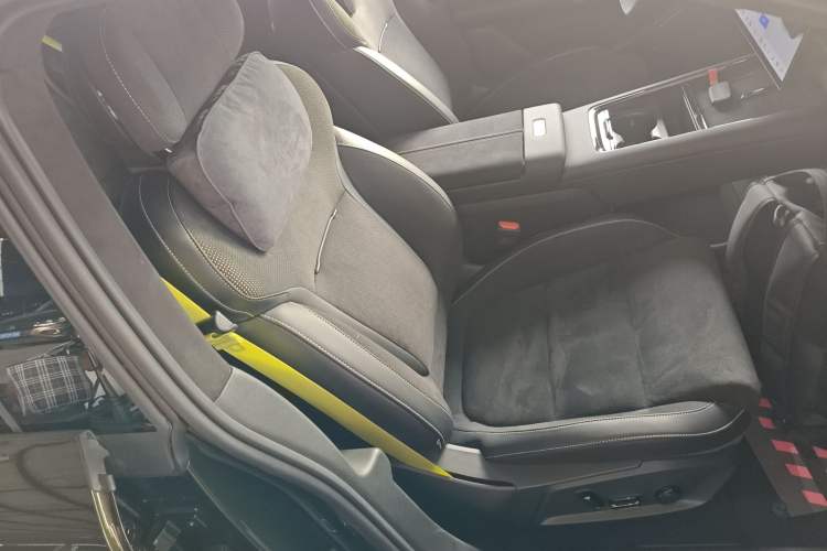 Used Lynk & Co Lynk & Co 10 EM-P 2025 Model 240 All-Wheel Drive Ultra—Sport Edition