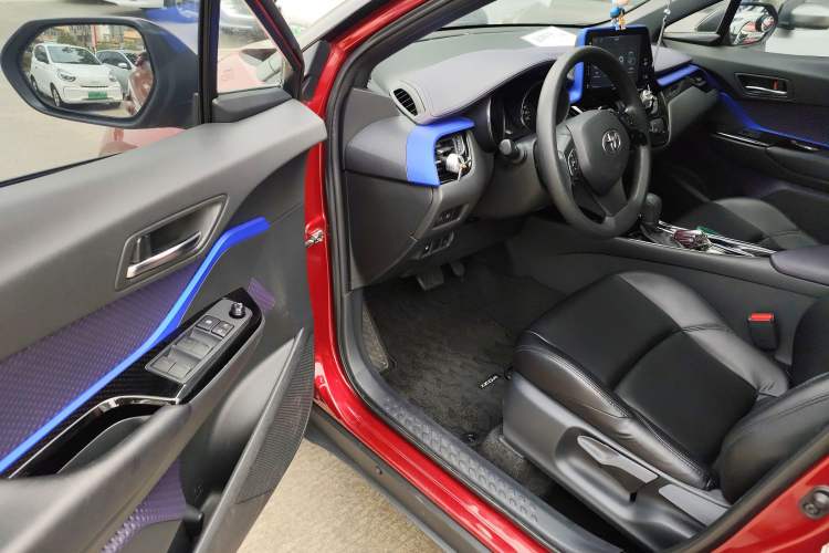 Used Toyota IZOA 2020 2.0L Enjoy Edition
