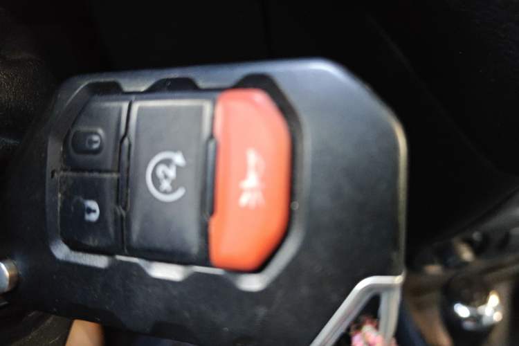 Used Jeep Wrangler 2014 3.0L Sahara Four-Door Edition Vehicle Key