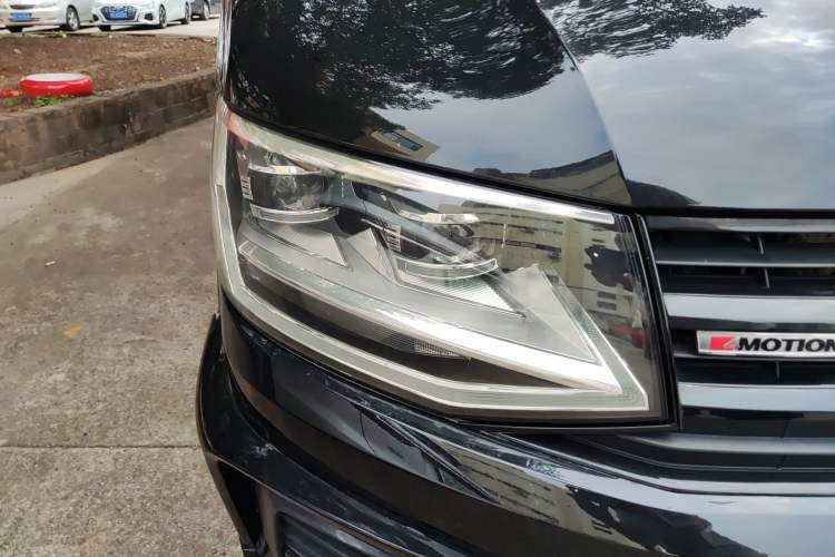 Used Volkswagen Multivan 2016 2.0 TSI 4x4 Premium Edition 7-Seater
