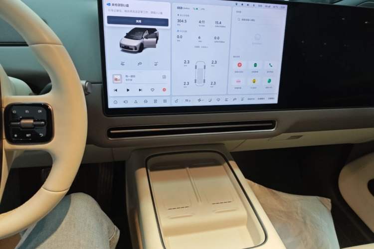 Used Li Auto i6 2025 Model Two-Wheel-Drive Standard Type Audio And AC Panel