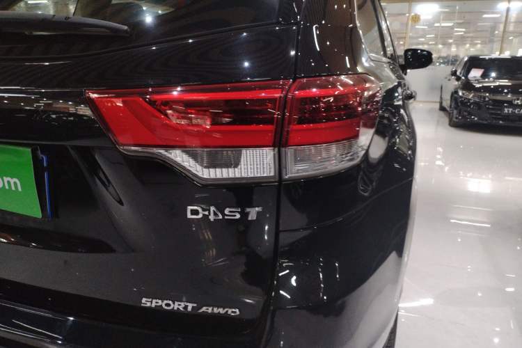 Used Toyota Highlander 2018 2.0T Four-Wheel Drive Luxury Edition 7 Seats China V Emission Standard