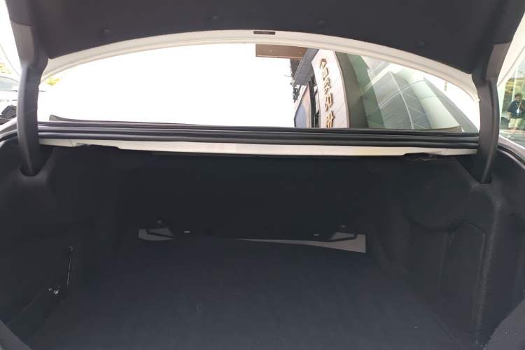 Used Mercedes-Benz E-Class 2021 E 260 Stylish Sports Edition Trunk