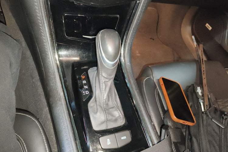 Used Cadillac ATS-L 2014 25T Comfort Model Gear Lever