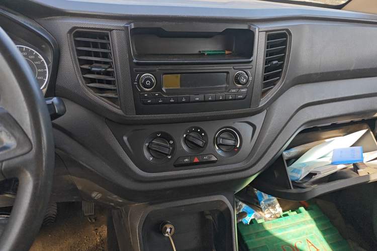 Used Wuling Hongguang V 2019 1.5L Standard Version China VI LAR