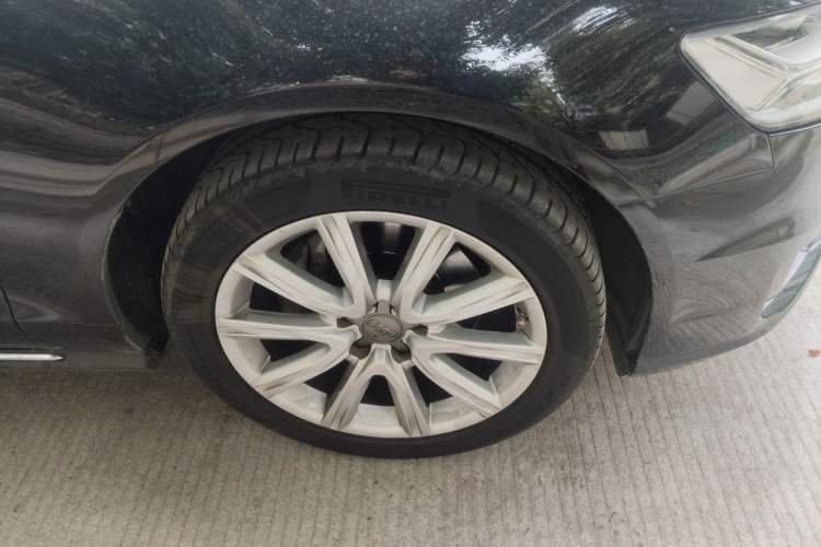 Used Audi A6L 2018 30th Anniversary Edition TFSI Trendy Model Right Front Wheel Hub