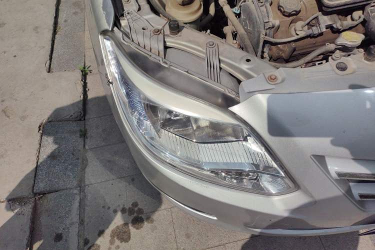 Used CHANGAN Alsvin V3 2012 1.3L Manual Comfort Version China IV Standard Right Front Headlight