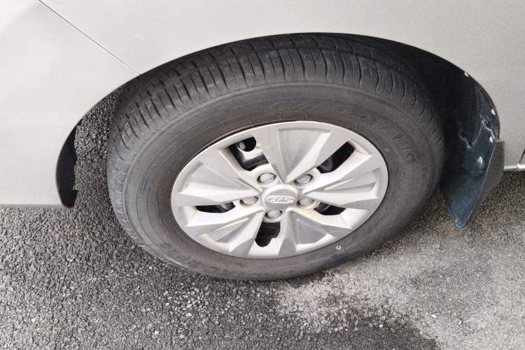 Used JAC Refine M3 2022 PLUS 1.5T 7-Seater Standard Model