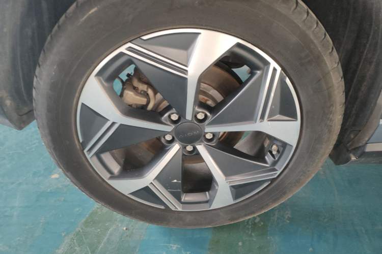 Used AION V 2024 Plus 70 Star Edition Ternary Lithium Right Rear Wheel Hub