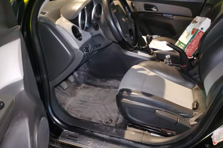 Used Chevrolet Cruze 2013 1.6L SL Sunroof Edition MT
