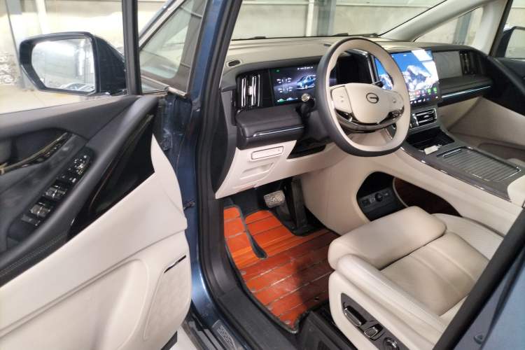 Used GAC Trumpchi Xiangwang M8 2025 Kunkun Series Ultra First-Class Cabin Driver Seat