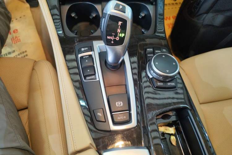 Used BMW 5 Series 2015 535Li Leading Model
