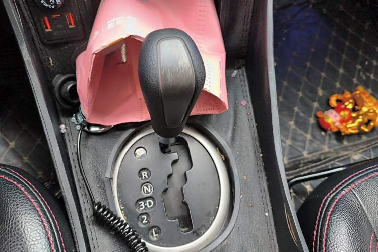 Used Suzuki Swift 2015 1.5L Automatic Limited Edition Gear Lever