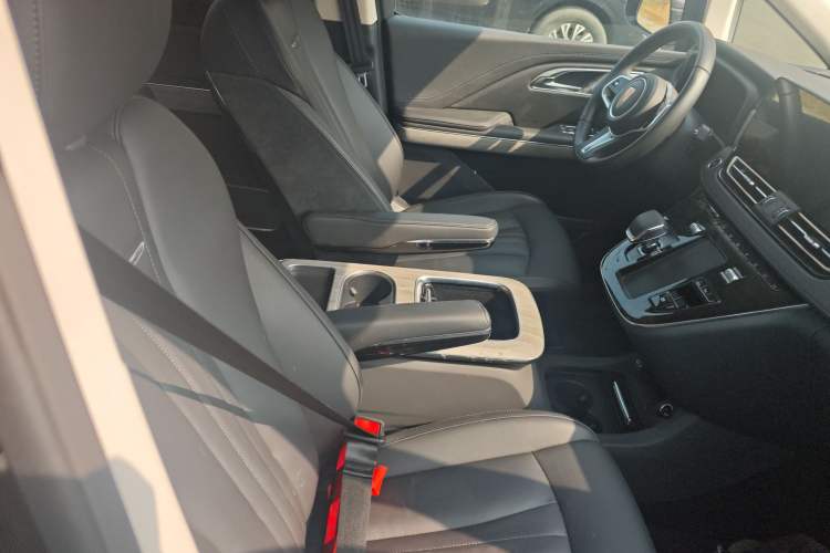 Used Hongqi HQ9 PHEV 2024 2.0T Four-Wheel Drive Business Edition
