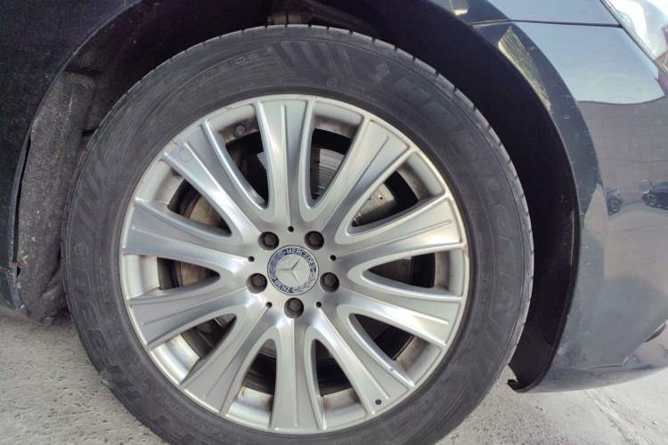 Used Mercedes-Benz S-Class 2014 S 400 L Prestige Edition Right Front Wheel Hub