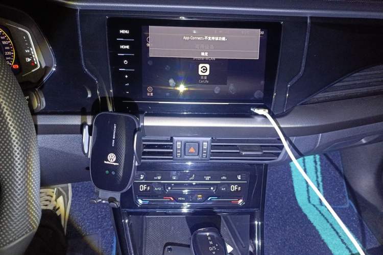 Used Volkswagen Passat 2026 Model, Outstanding 380TSI Longteng Edition Audio And AC Panel