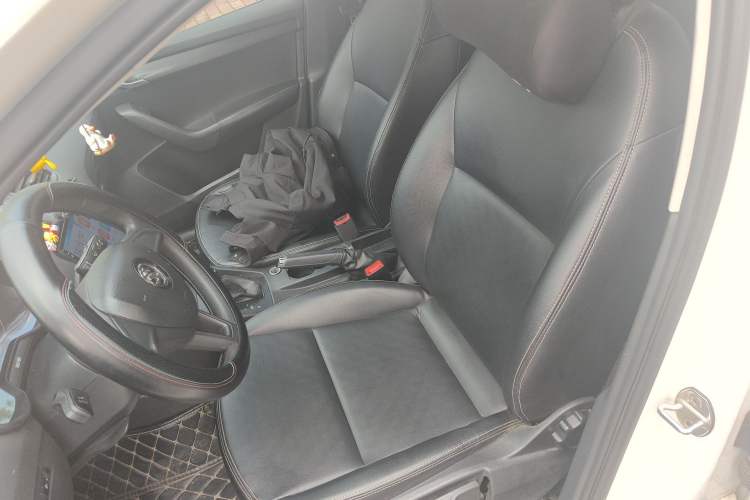 Used Skoda Octavia 2017 Classic Model 1.6L Automatic Standard Edition Left Front Seat