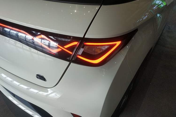 Used BYD Dolphin 2023 420 km Free Version Right Rear Taillight