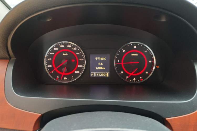 Used SAIC MAXUS G10 2016 1.9T Automatic Elite Edition Diesel China V Emission Standard Instrument Cluster