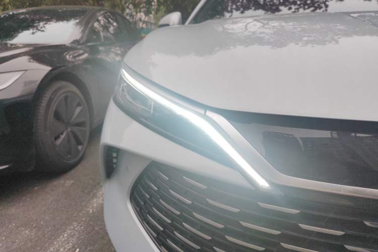 Used BYD Qin L 2025 DM-i Smart Drive 80KM Leading Model
