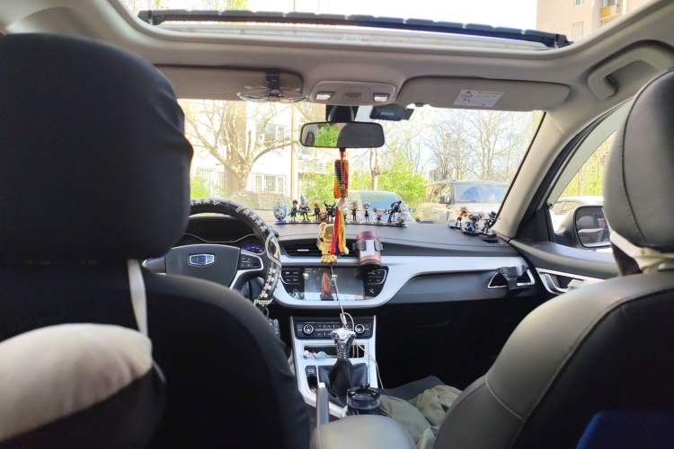 Used Geely Auto Vision 2019 Upgraded Model 1.5L Manual Luxury Version China VI Standard Headliner