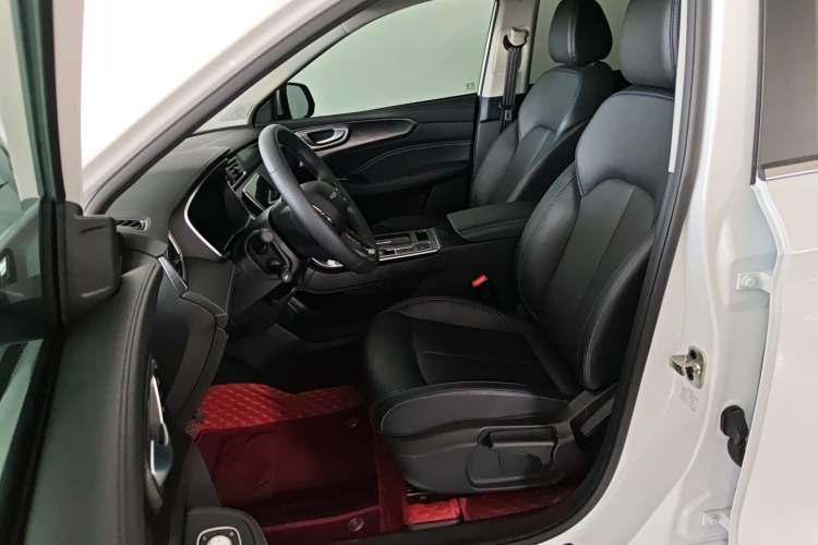 Used Roewe RX5 2025 PLUS 330TGI Automatic Trendsetting Smart Edition
