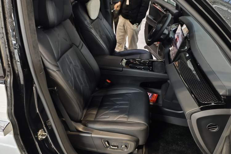 Used Zeekr 009 2024 Six-Seat Executive Version 4WD 108 kWh
