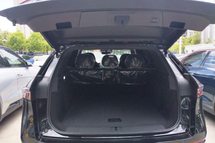 Used Chery Tiggo 9 2025 2.0T Dual-Clutch Two-Wheel Drive Luxury Edition 5 Seats Trunk