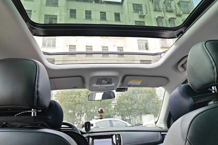 Used Roewe RX5 2019 20T Two-Wheel Drive Automatic Ali Smart Connectivity Platinum Edition
